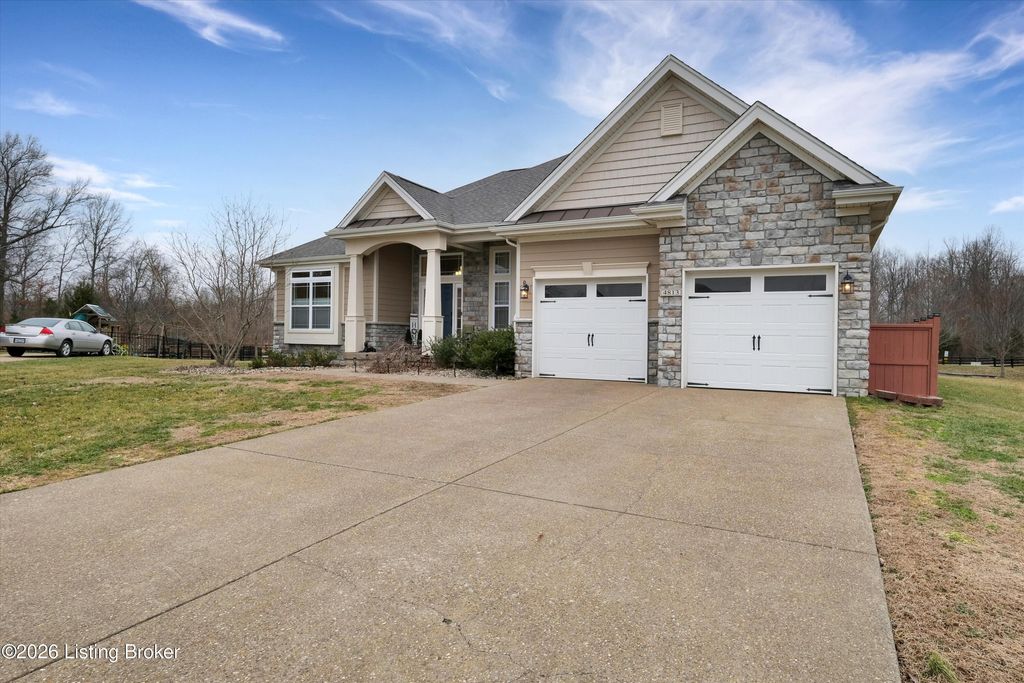 Photo of 4813 Greenwood Ct, La Grange, KY 40031 (MLS # 1709509)
