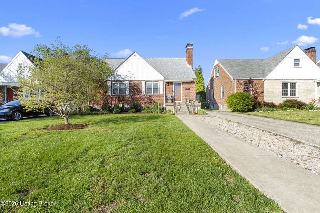 Photo of 3030 Carson Way, Louisville, KY 40205 (MLS # 1714155)