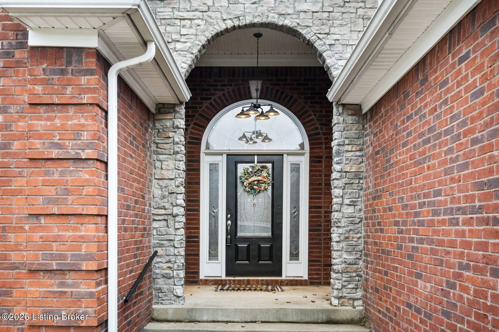 Photo of 111 Victory Lake Dr, Vine Grove, KY 40175 (MLS # 1706445)