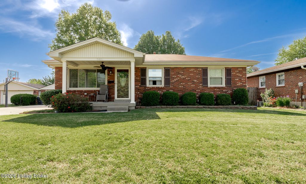 Photo of 5409 Matterhorn Dr, Louisville, KY 40216 (MLS # 1714487)