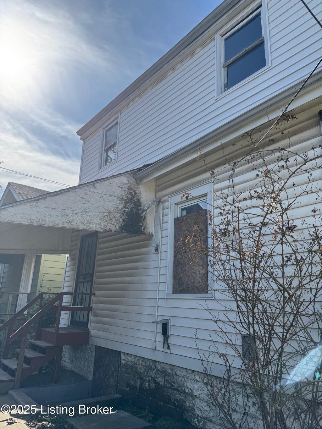 Photo of 835 S 31st St, Louisville, KY 40211 (MLS # 1724939)