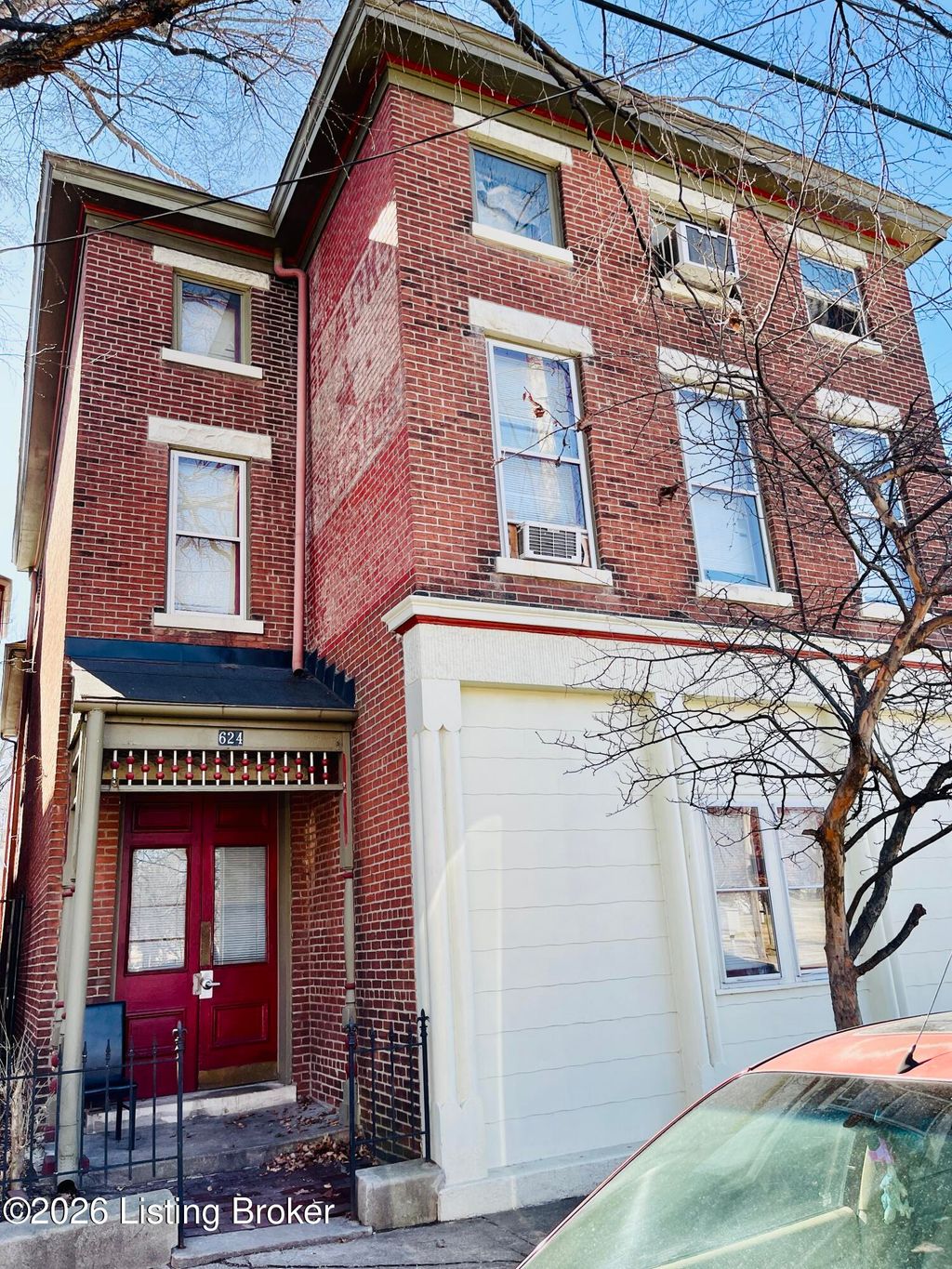 Photo of 624 W Saint Catherine St, Louisville, KY 40203 (MLS # 1709676)