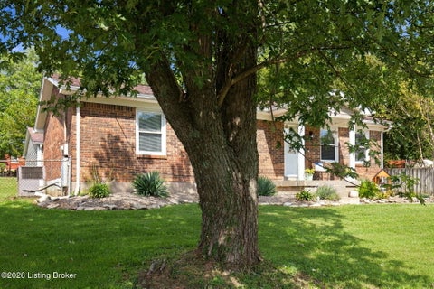 Tiny photo for 179 Florida Ave, Mt Washington, KY 40047 (MLS # 1729790)