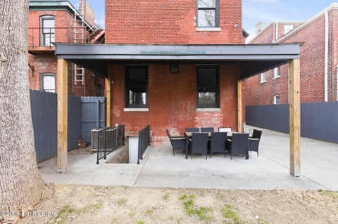 Tiny photo for 940 S 6th St, Louisville, KY 40203 (MLS # 1729709)