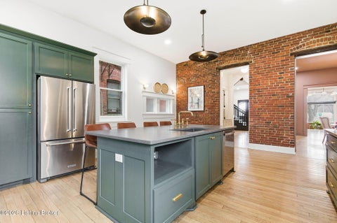 Tiny photo for 940 S 6th St, Louisville, KY 40203 (MLS # 1729709)