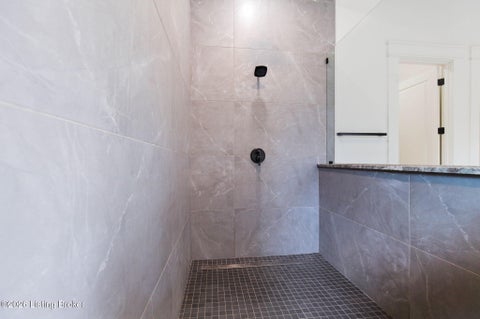 Tiny photo for 940 S 6th St, Louisville, KY 40203 (MLS # 1729709)