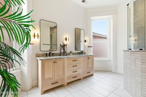 Tiny photo for 940 S 6th St, Louisville, KY 40203 (MLS # 1729709)