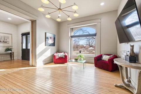 Tiny photo for 940 S 6th St, Louisville, KY 40203 (MLS # 1729709)