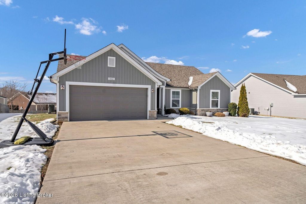 Photo of 11421 Pebble Trace, Louisville, KY 40229 (MLS # 1708844)