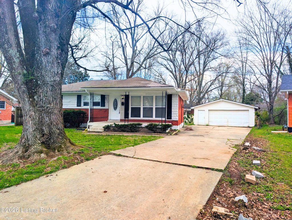 Photo of 6357 Doe Run Rd, Louisville, KY 40216 (MLS # 1712344)