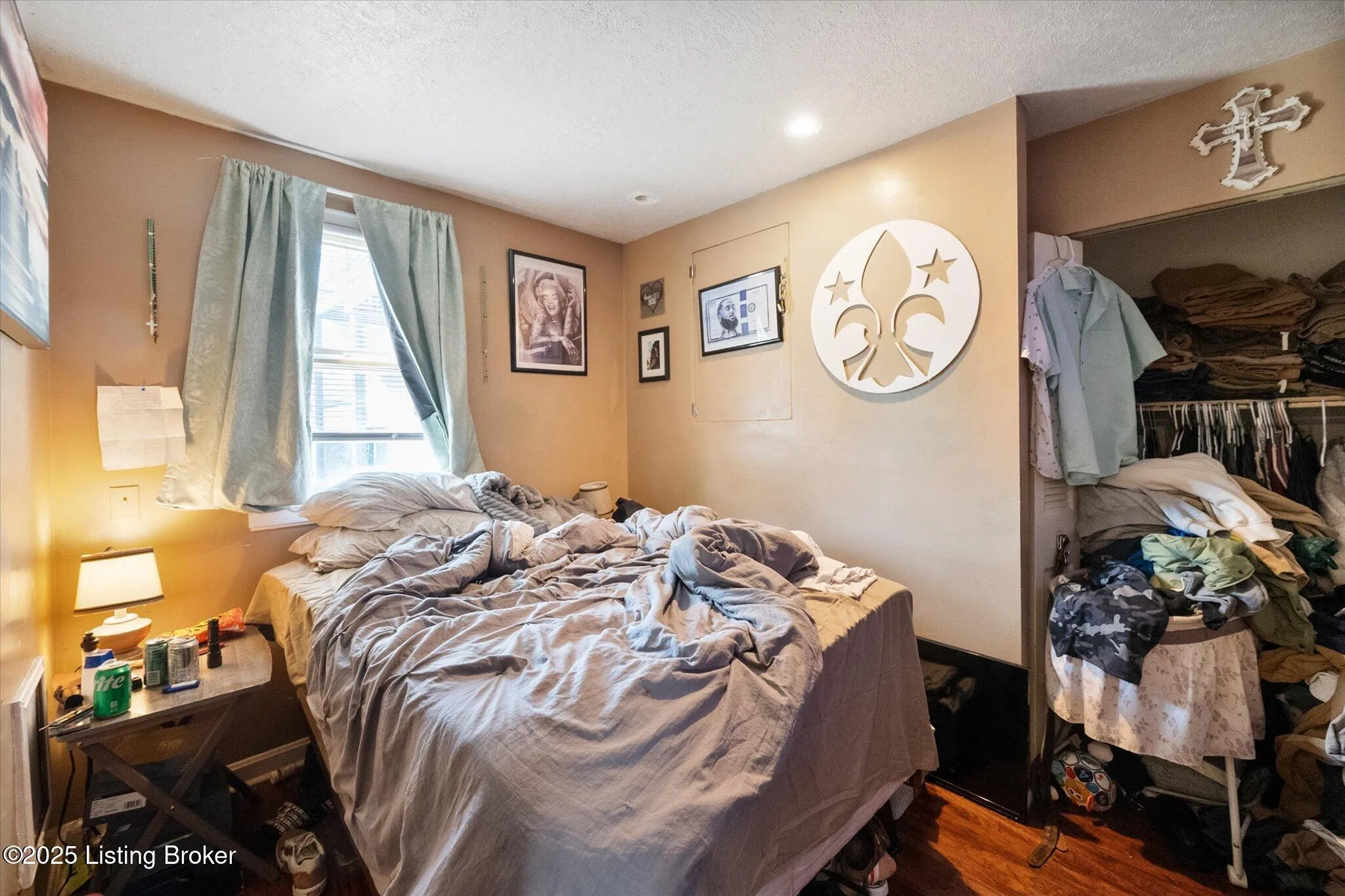 Louisville, Kentucky 40214, United States, 8 Bedrooms Bedrooms, ,5 BathroomsBathrooms,Residential,Active,217502