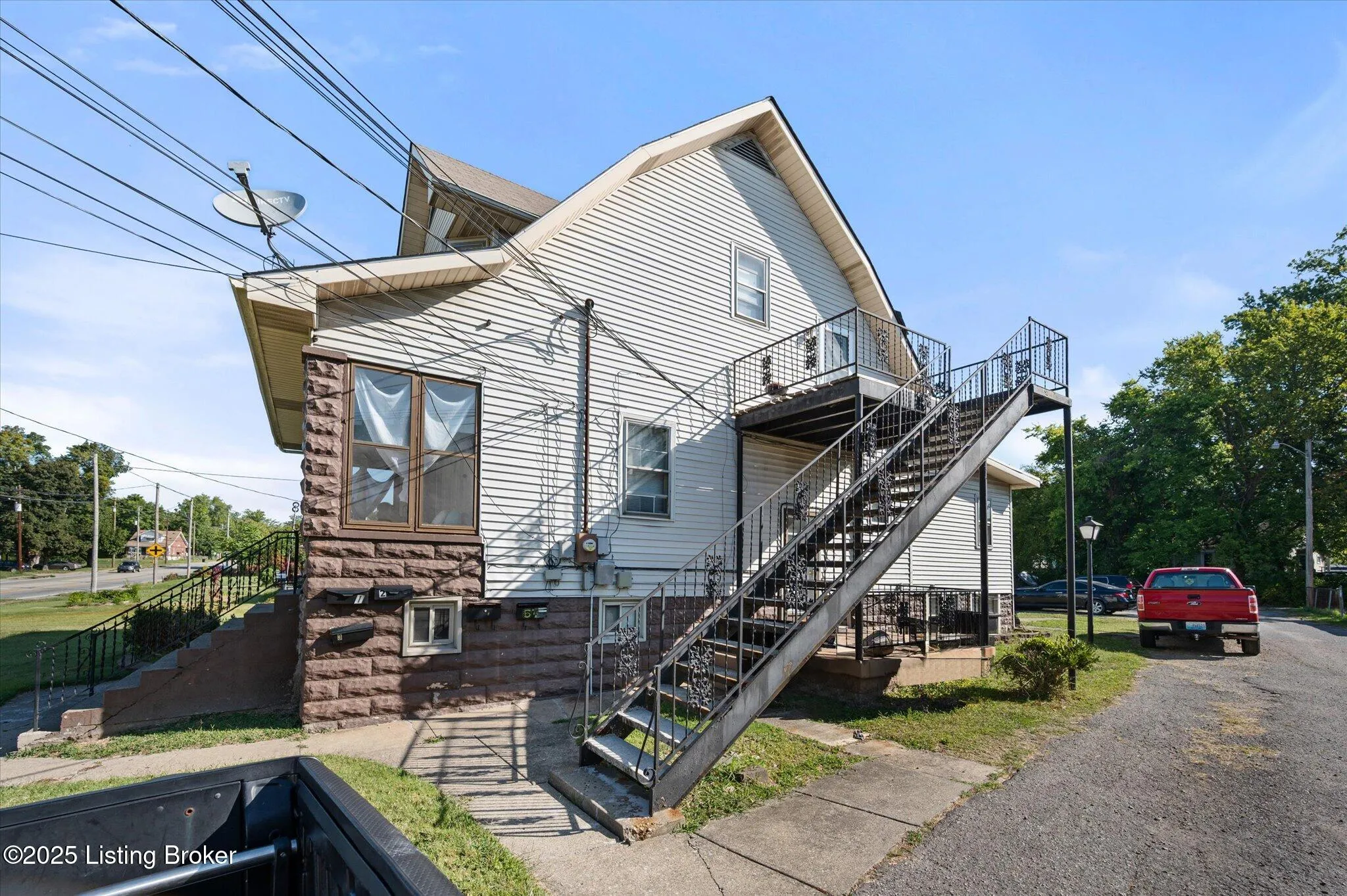 Louisville, Kentucky 40214, United States, 8 Bedrooms Bedrooms, ,5 BathroomsBathrooms,Residential,Active,217502