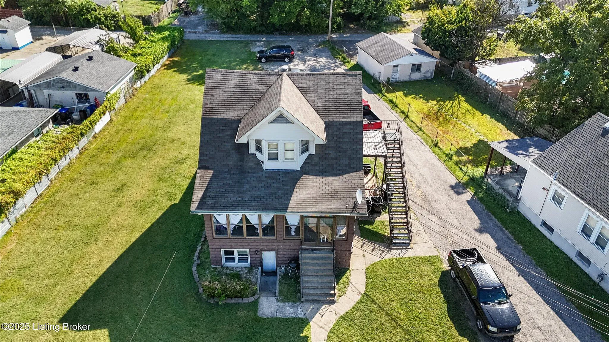 Louisville, Kentucky 40214, United States, 8 Bedrooms Bedrooms, ,5 BathroomsBathrooms,Residential,Active,217502