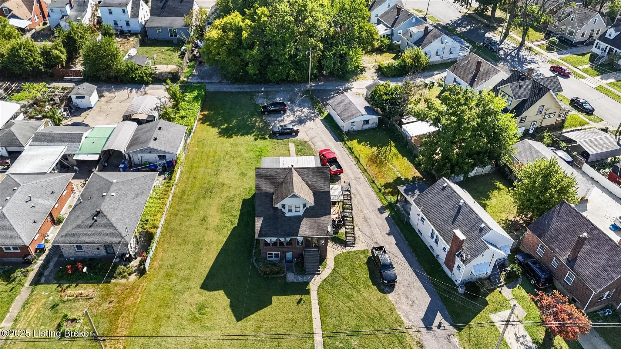 Louisville, Kentucky 40214, United States, 8 Bedrooms Bedrooms, ,5 BathroomsBathrooms,Residential,Active,217502