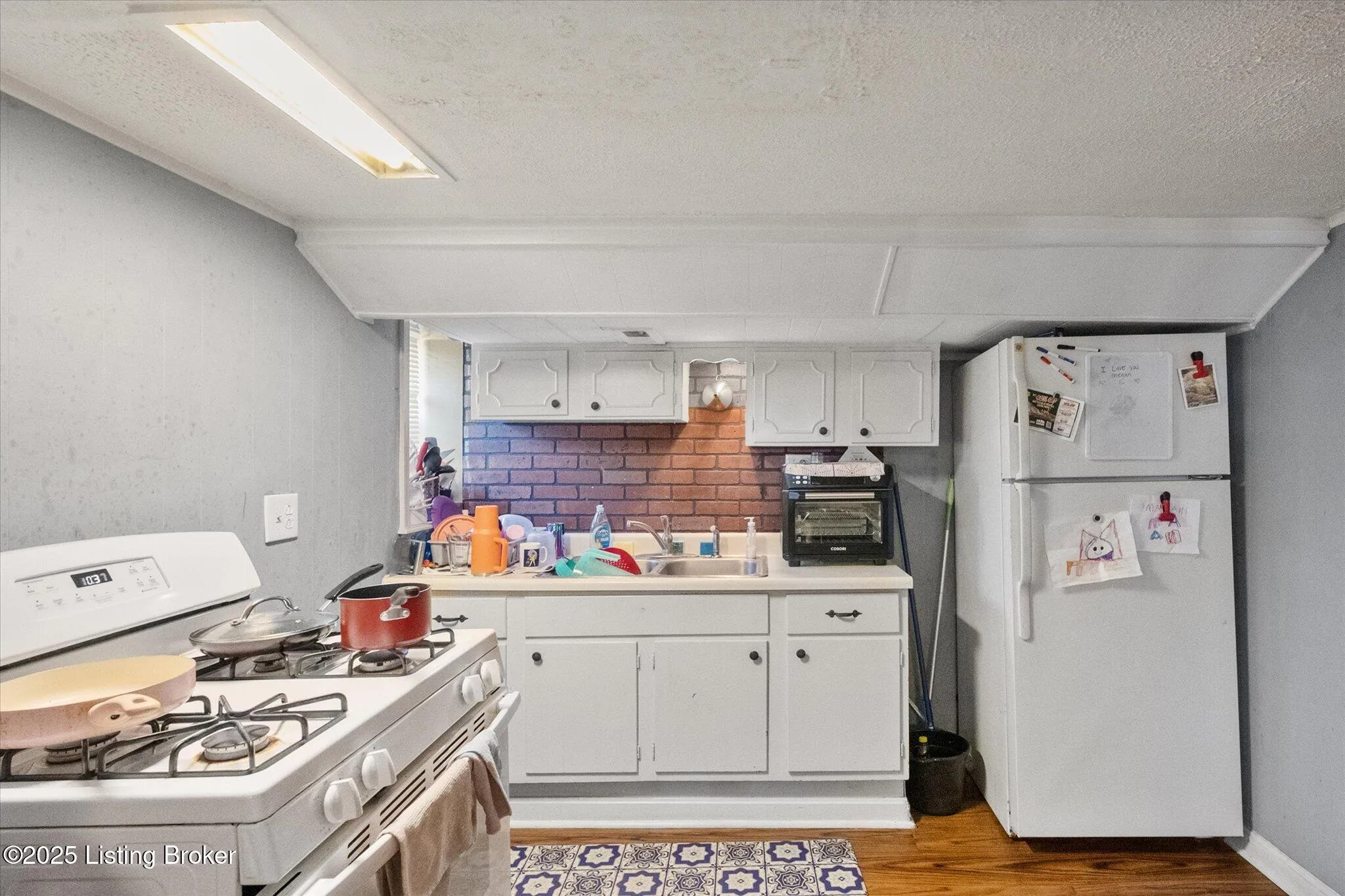 Louisville, Kentucky 40214, United States, 8 Bedrooms Bedrooms, ,5 BathroomsBathrooms,Residential,Active,217502