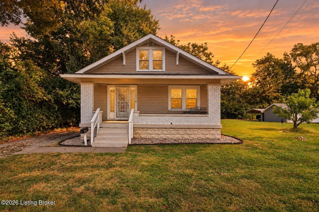 Photo of 3311 Hikes Ln, Louisville, KY 40220 (MLS # 1733068)