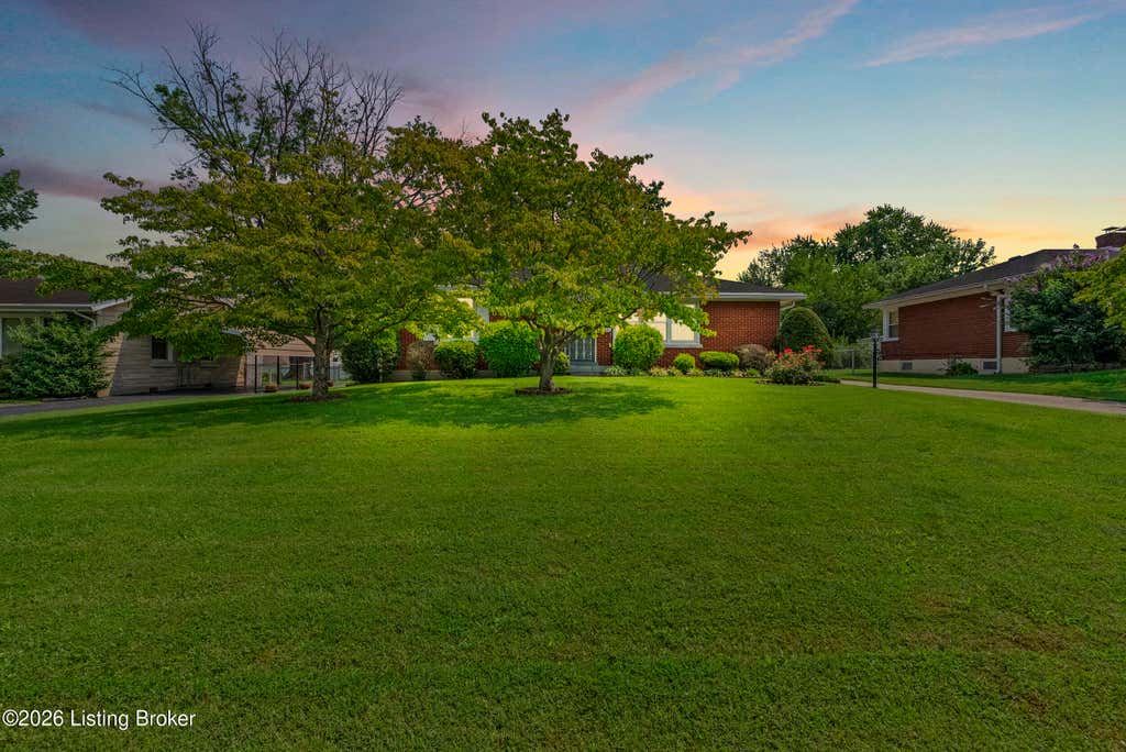 Photo of 8605 Smithton Rd, Louisville, KY 40219 (MLS # 1724791)