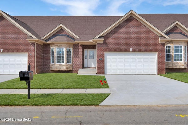310 CHRISTMAN LN APT B, SHEPHERDSVILLE, KY 40165 - Image 0780aa4587cf197a6dfb9c3db9cffa97/2107018270