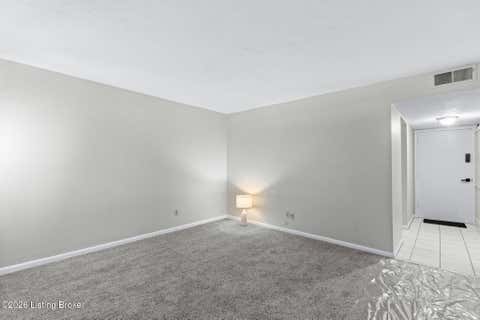 Condo For Sale - 2300 Dundee Rd #APT 6<br/> Jefferson County, Louisville, KY 40205