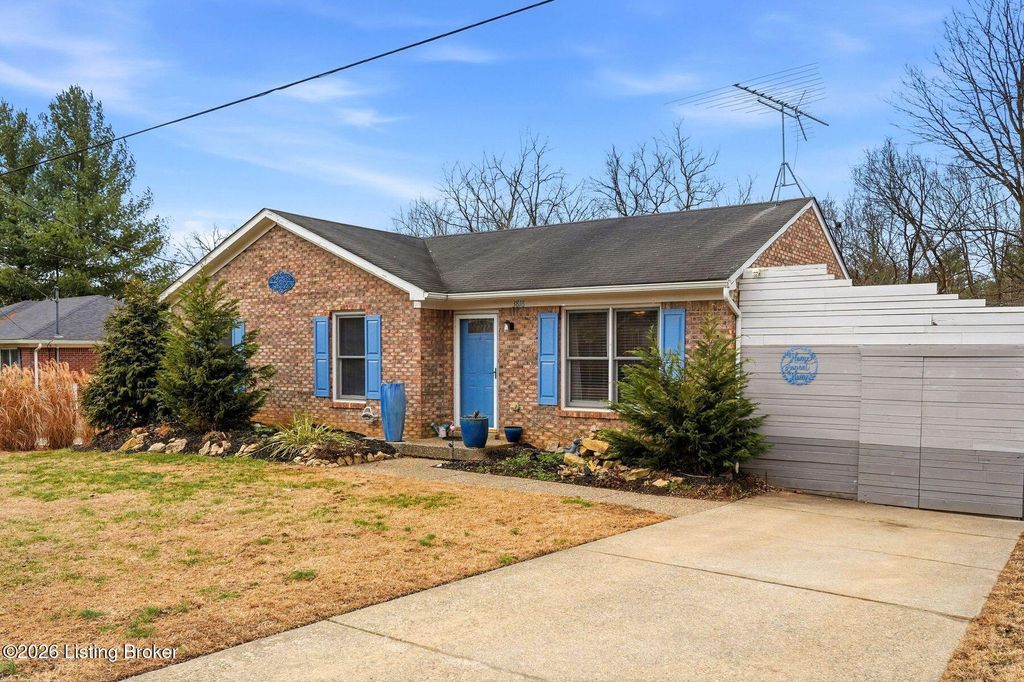 Photo of 3816 Wiano Dr, Crestwood, KY 40014 (MLS # 1709916)