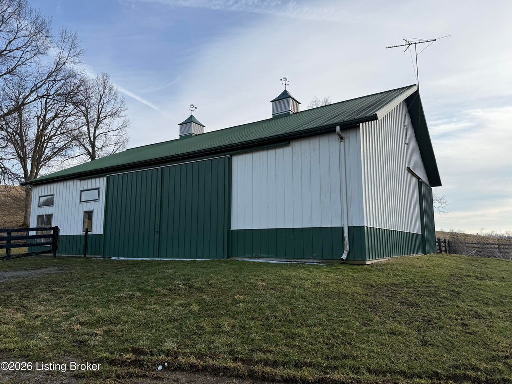 Photo of 1215 Mike Brown Ln, Taylorsville, KY 40071 (MLS # 1709423)