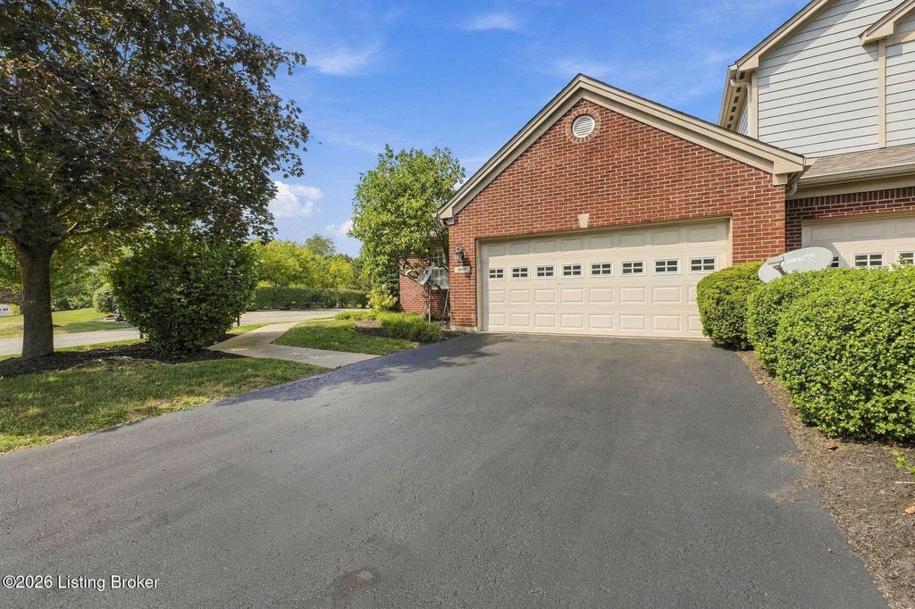 Photo of 4916 Merton Square, Louisville, KY 40241 (MLS # 1729375)