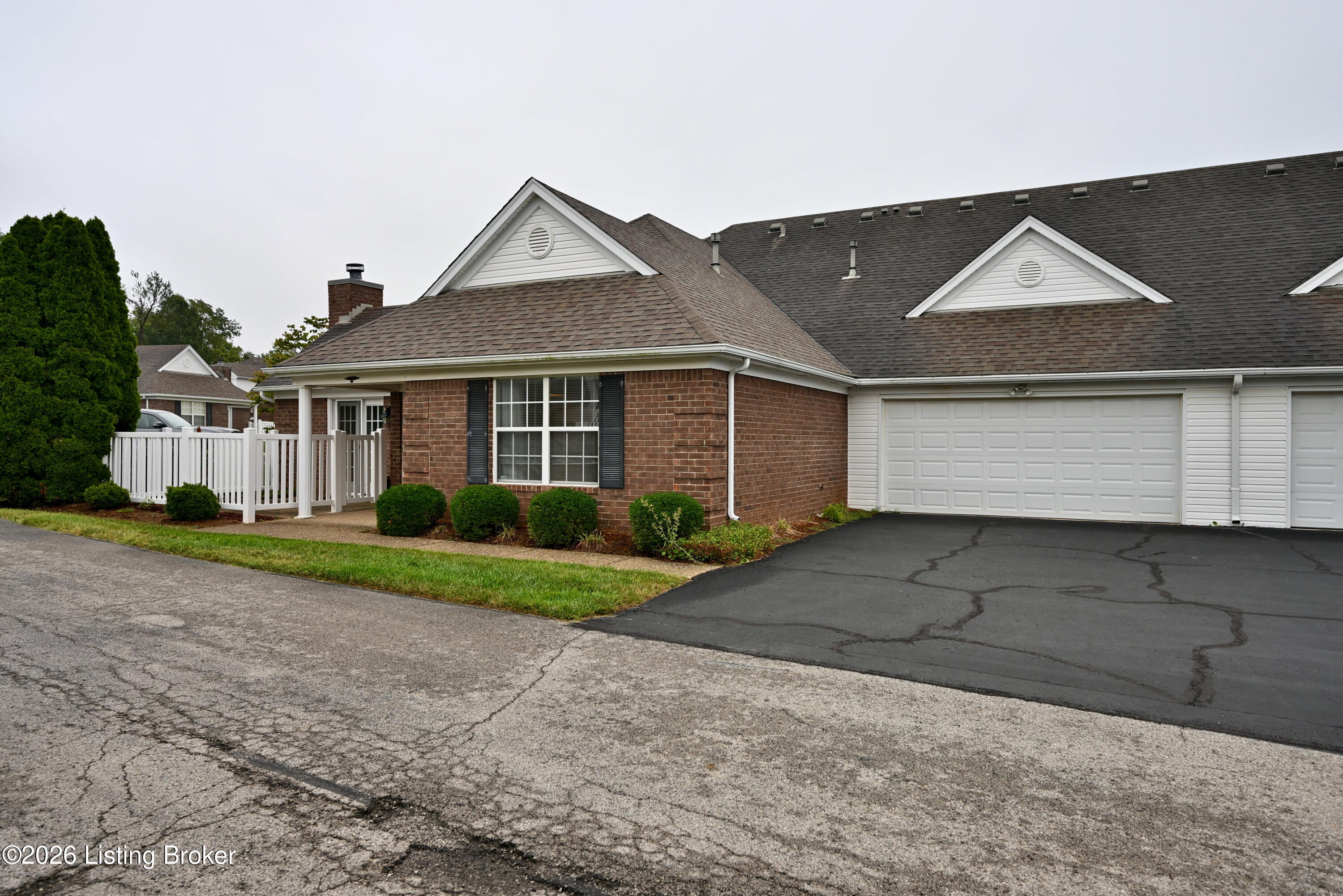 8406 Eagle Creek Dr