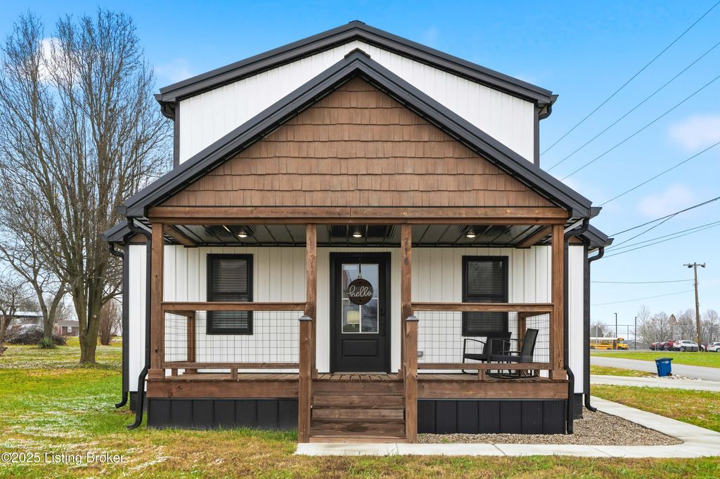 Photo of 216 Millerstown St, Clarkson, KY 42726 (MLS # 1705209)