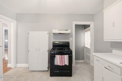 Tiny photo for 2545 Ridgewood Ave, Louisville, KY 40217 (MLS # 1708520)