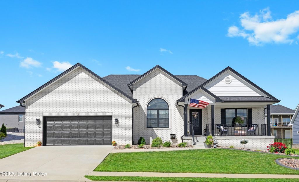 Photo of 213 Elegance Way, Elizabethtown, KY 42701 (MLS # 1709919)