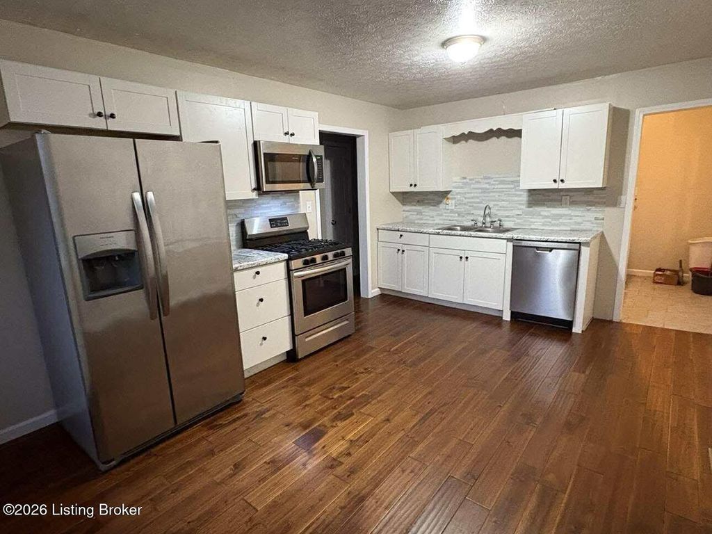 Photo of 132 Fern Lea Cir, Bardstown, KY 40004 (MLS # 1715020)