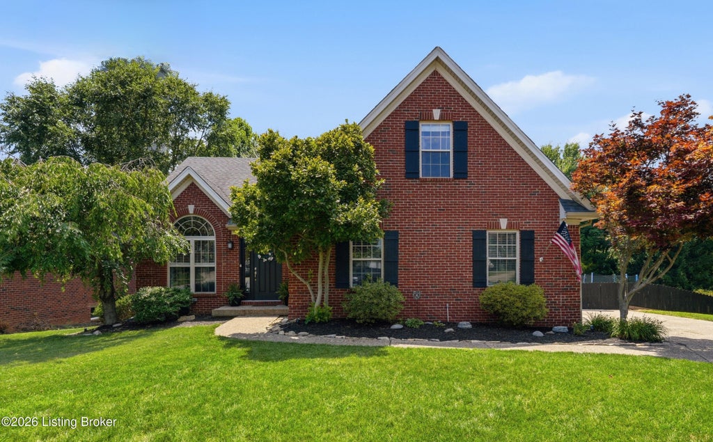 Photo of 13613 Forest Bend Cir, Louisville, KY 40245 (MLS # 1722763)