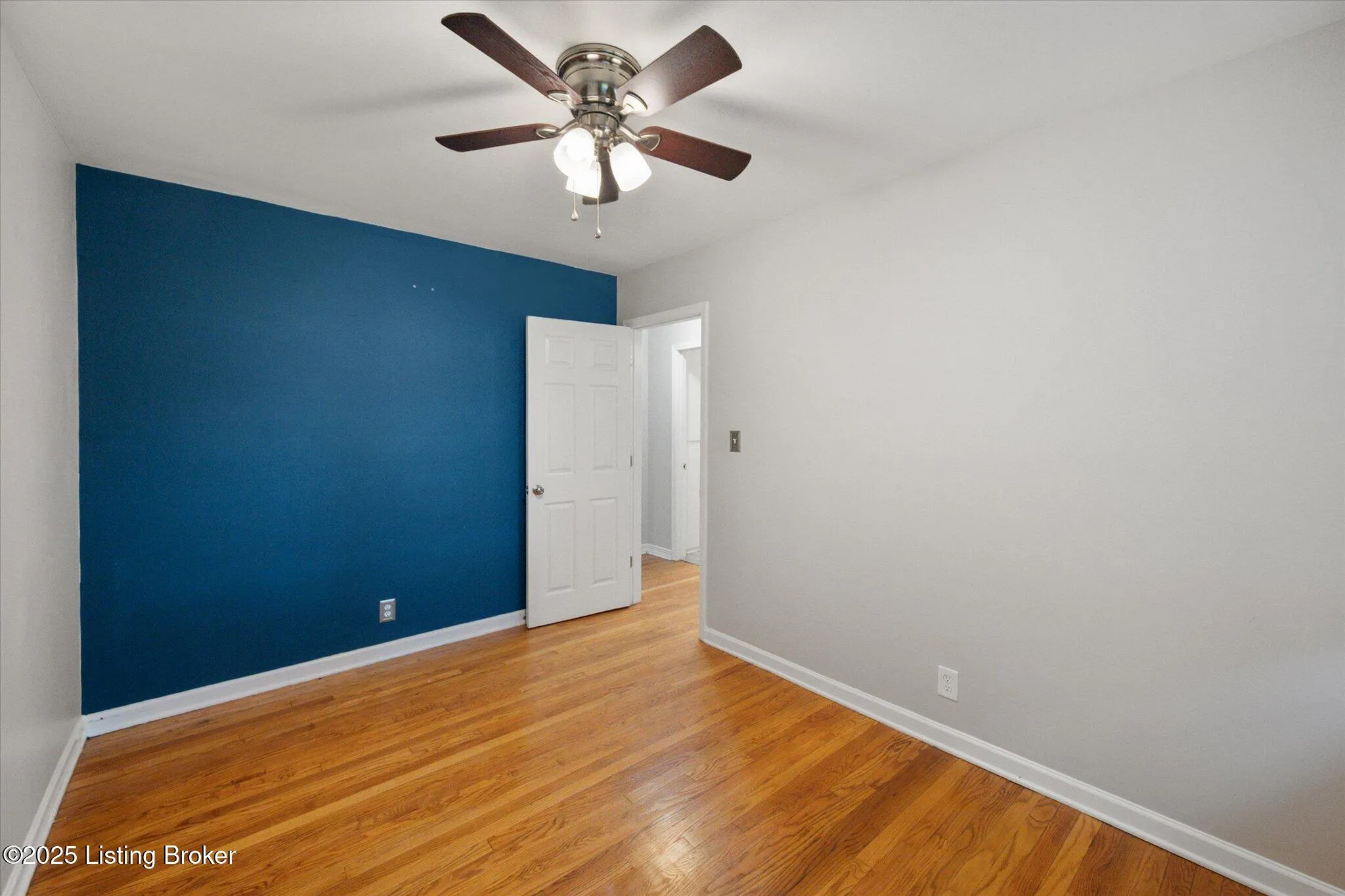 Louisville, Kentucky 40218, United States, 3 Bedrooms Bedrooms, ,1 BathroomBathrooms,Residential,Pending,167469