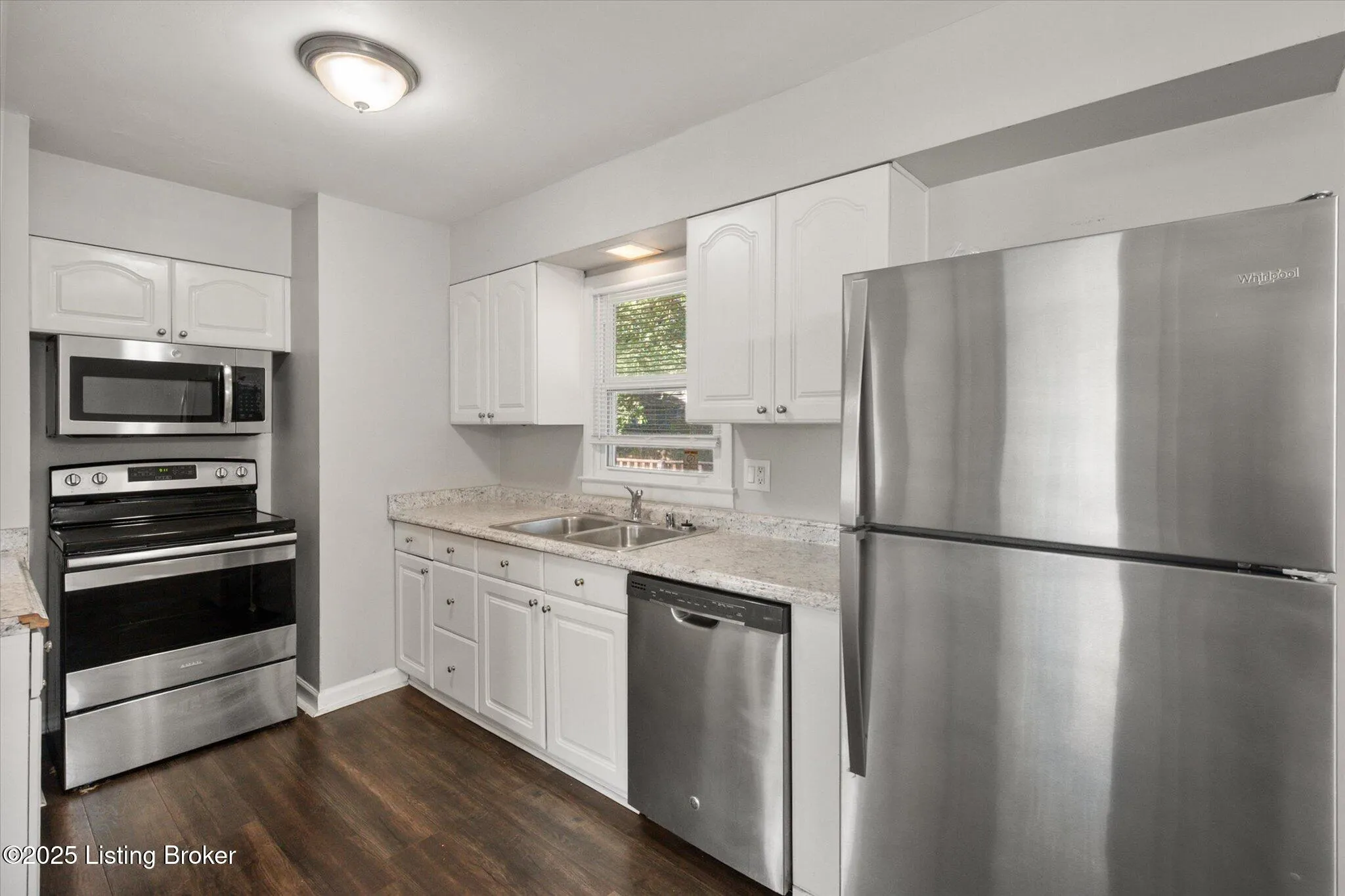 Louisville, Kentucky 40218, United States, 3 Bedrooms Bedrooms, ,1 BathroomBathrooms,Residential,Pending,167469