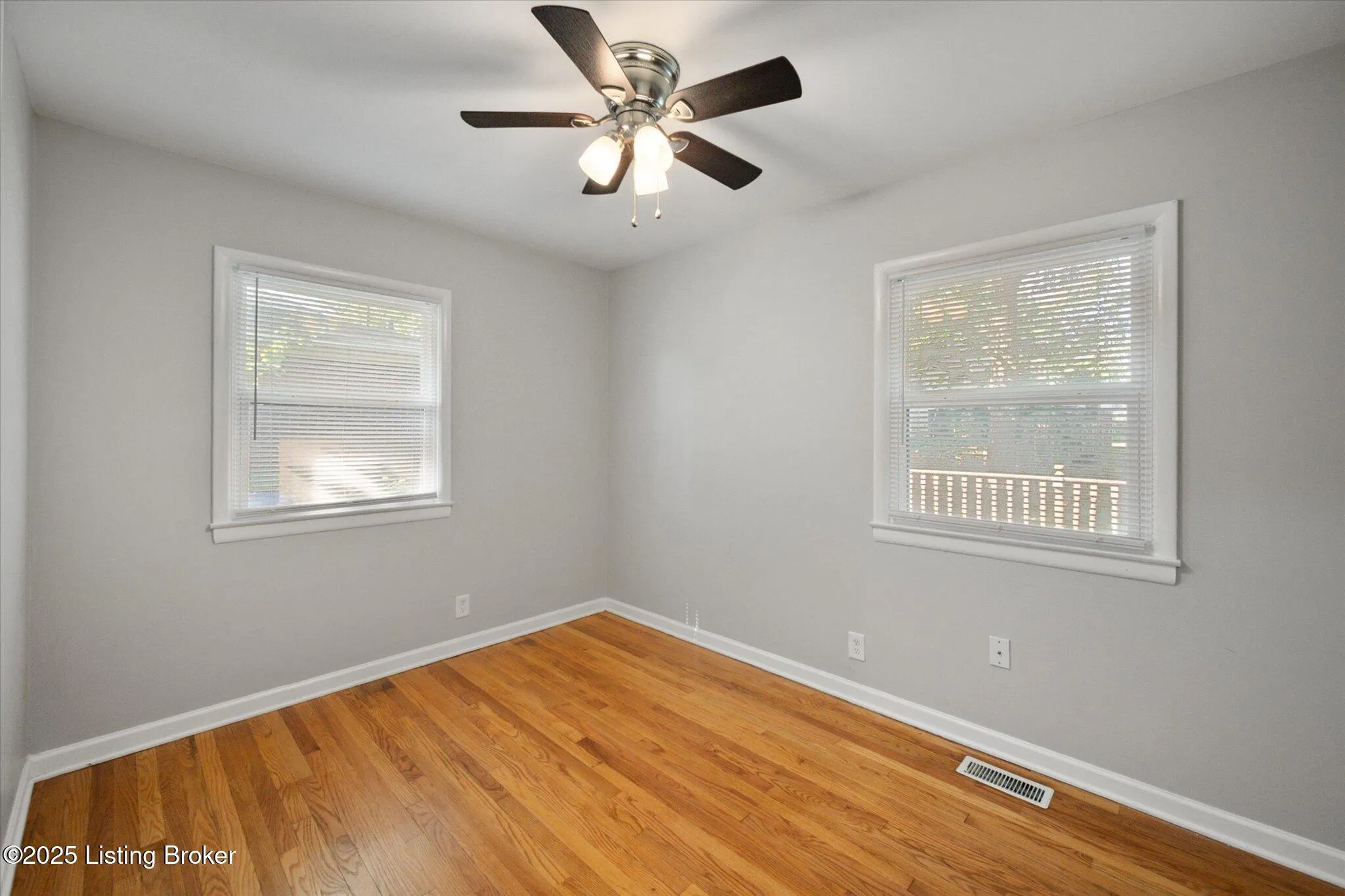 Louisville, Kentucky 40218, United States, 3 Bedrooms Bedrooms, ,1 BathroomBathrooms,Residential,Pending,167469