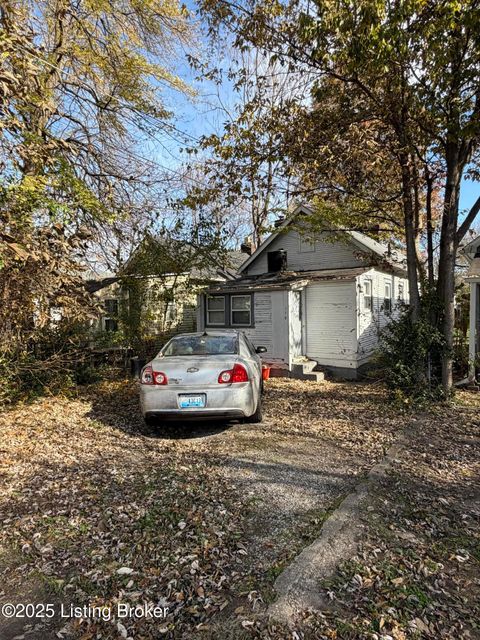 Tiny photo for 110 Boston Ct, Louisville, KY 40212 (MLS # 1704546)