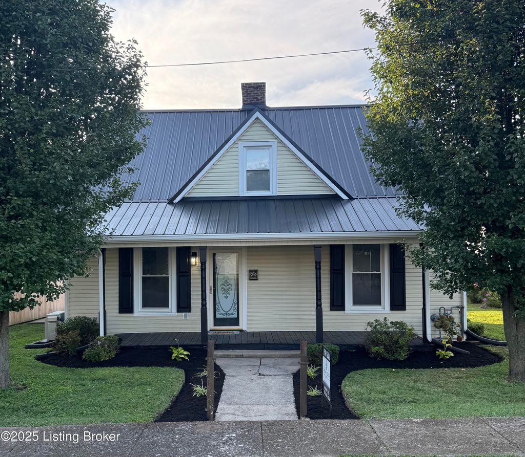 Photo of 209 W High St, Lebanon, KY 40033 (MLS # 1713921)