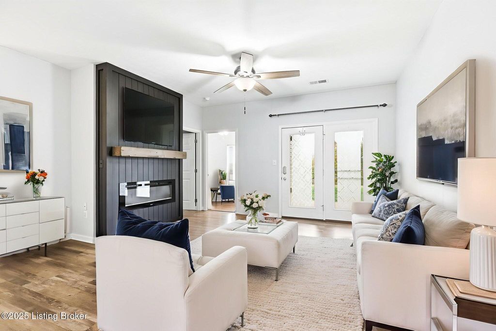 Photo of 10201 Deer Vista Dr #103, Louisville, KY 40291 (MLS # 1703312)