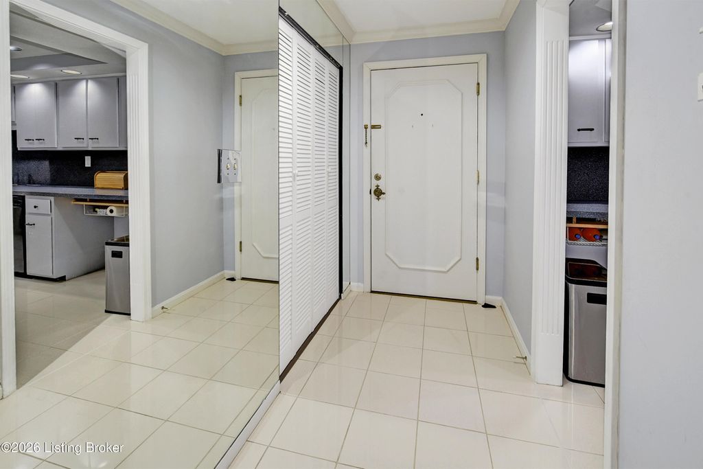 Photo of 4875 Sherburn Ln #UNIT 3D, Louisville, KY 40207 (MLS # 1709028)