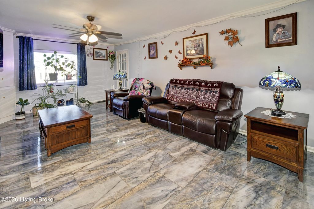 Photo of 4875 Sherburn Ln #UNIT 3D, Louisville, KY 40207 (MLS # 1709028)