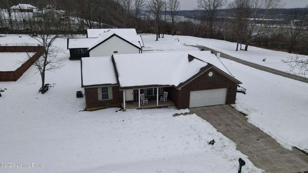 Photo of 309 River Cliff Blvd, Brandenburg, KY 40108 (MLS # 1708246)