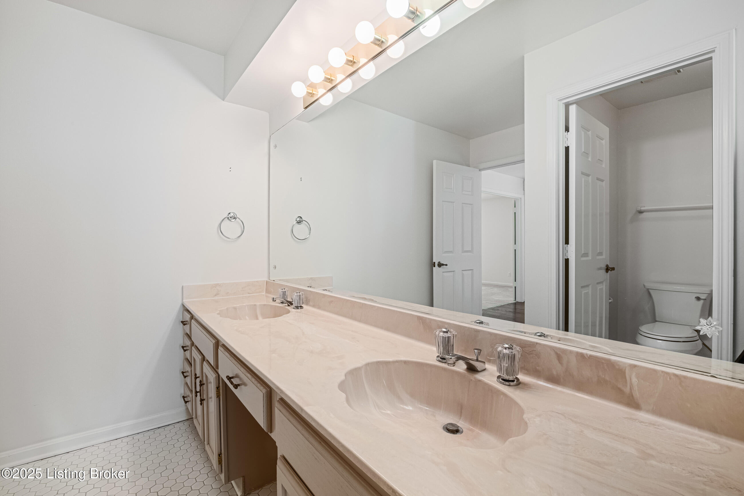 5805 Creighton Hill Rd, Louisville, Kentucky image 33