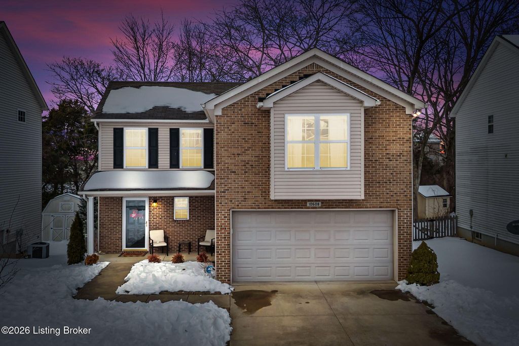 Photo of 10608 Evanwood Dr, Louisville, KY 40228 (MLS # 1708093)