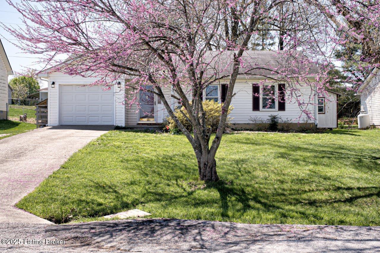 208 Grant Dr, Lawrenceburg, Kentucky image 1