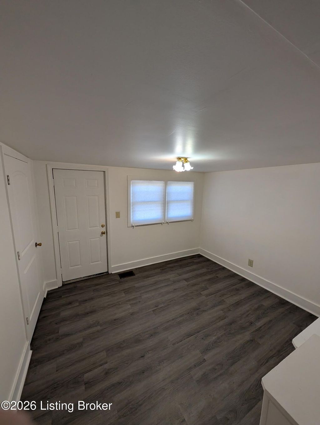 Photo of 805 S 42nd St, Louisville, KY 40211 (MLS # 1711719)