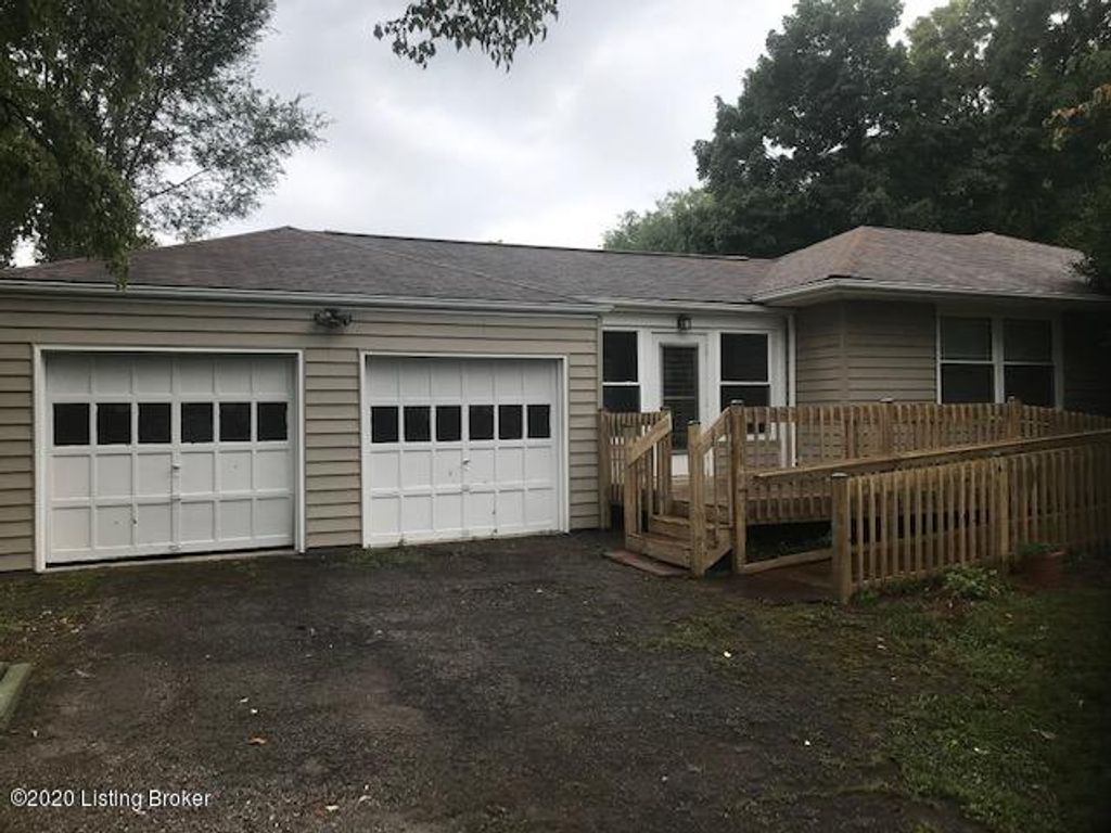 Photo of 215 Heady Ave, Richlawn, KY 40207 (MLS # 1705654)