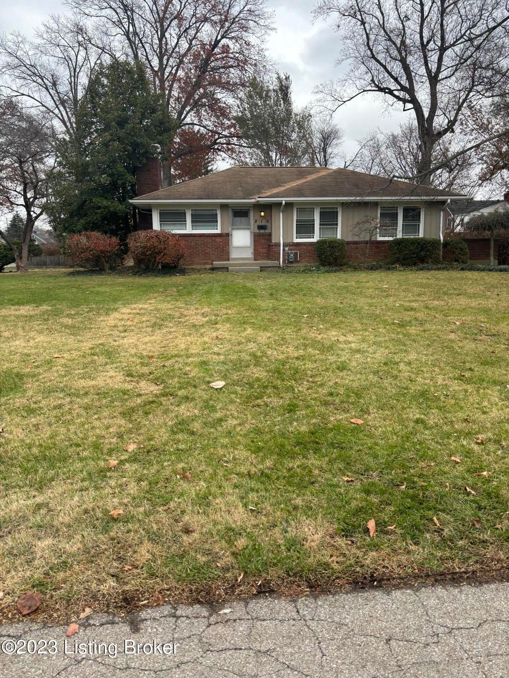 Photo of 215 Heady Ave, Richlawn, KY 40207 (MLS # 1705654)