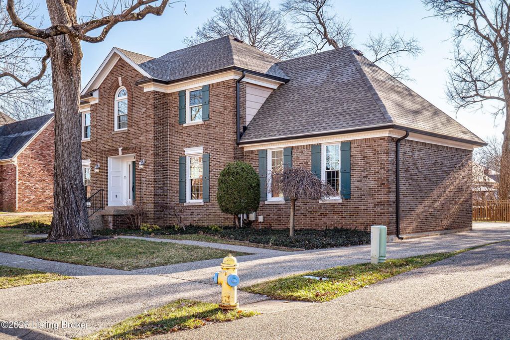 Photo of 8320 Regency Woods Way, Louisville, KY 40220 (MLS # 1709030)