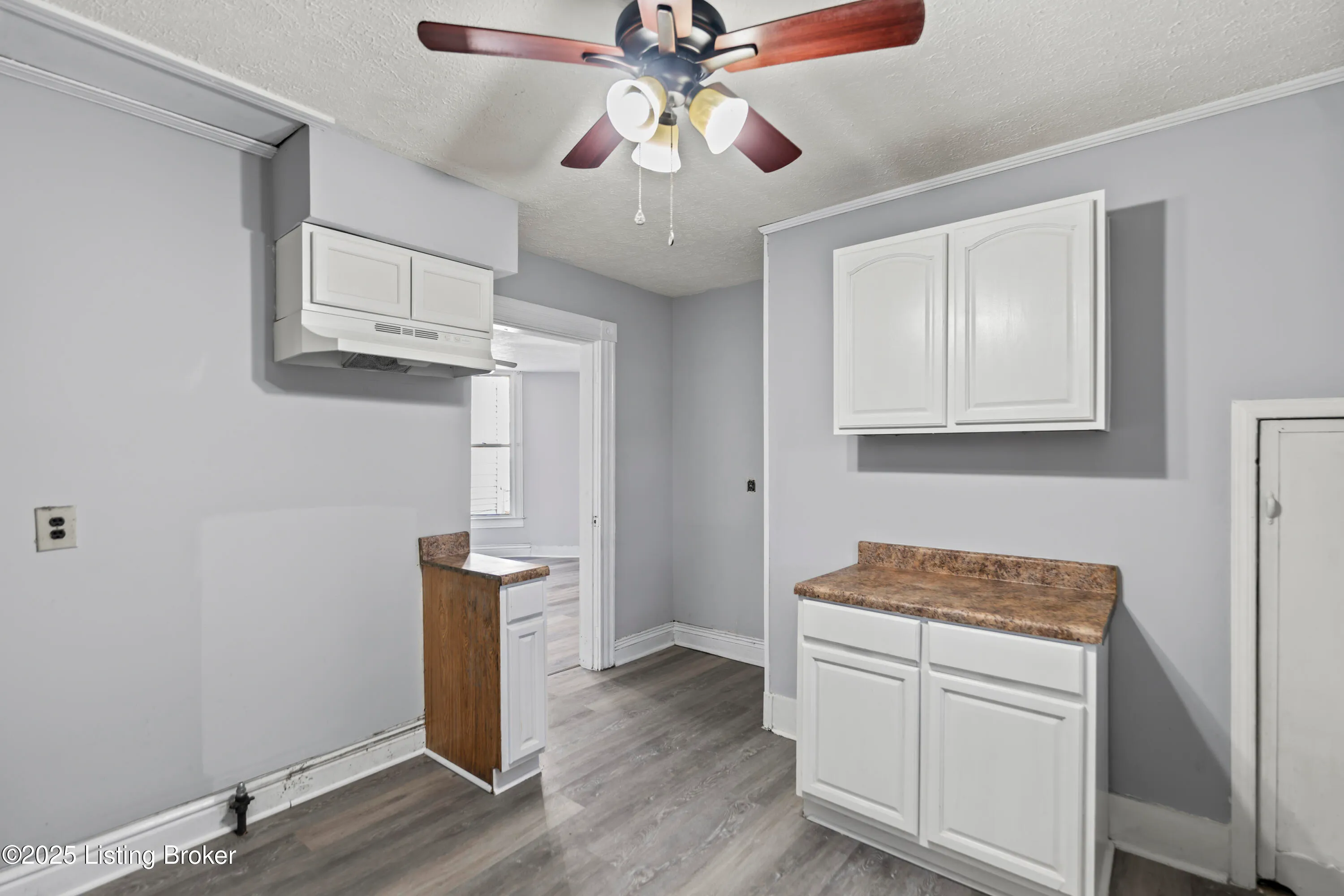 Louisville, Kentucky 40211, United States, 2 Bedrooms Bedrooms, ,1 BathroomBathrooms,Residential,Active,110667