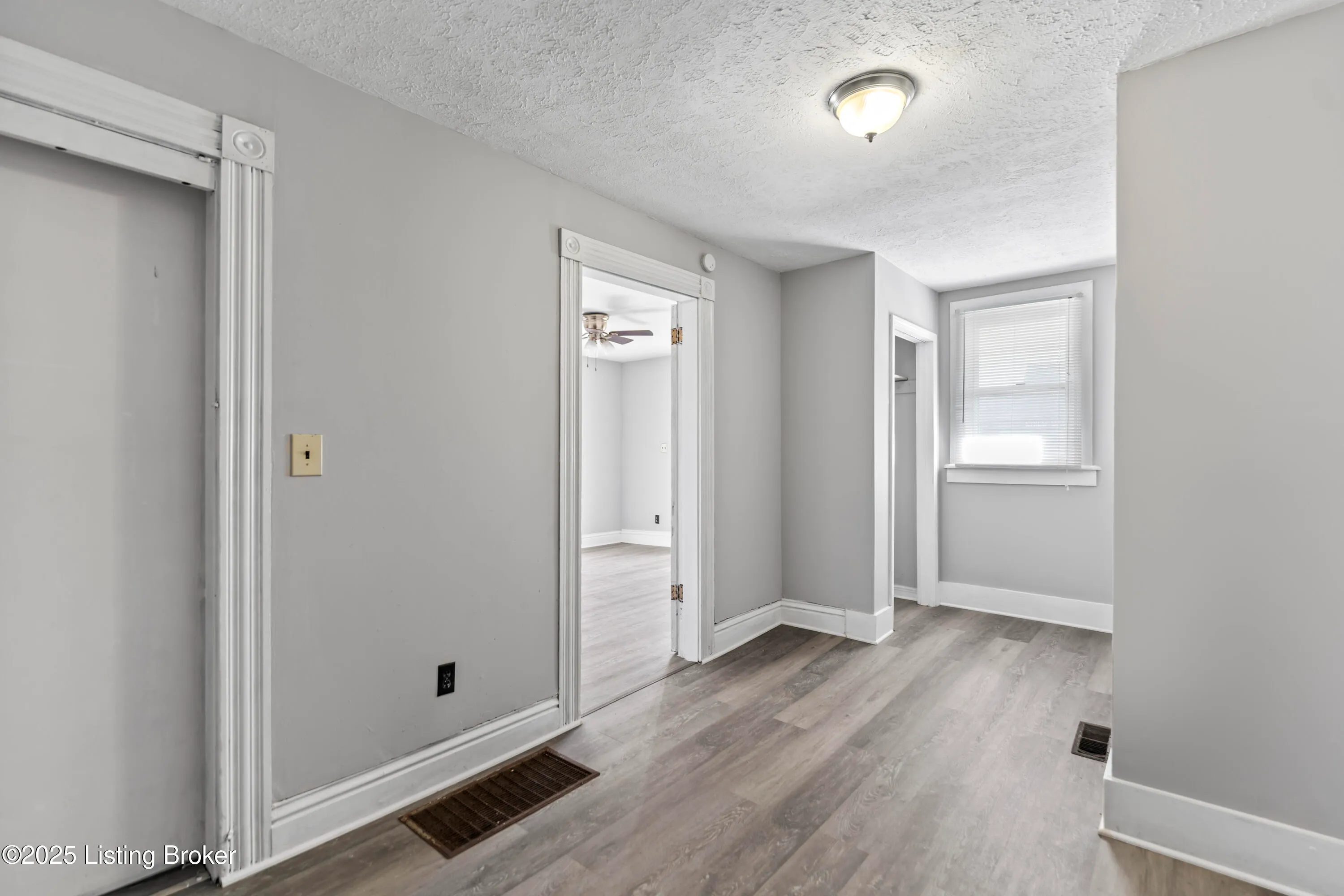 Louisville, Kentucky 40211, United States, 2 Bedrooms Bedrooms, ,1 BathroomBathrooms,Residential,Active,110667